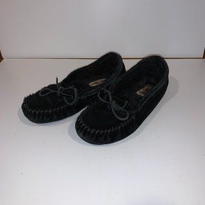 Minnetonka Black Moccasins Size 9